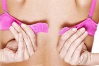 قتلته بنهديها الكبيرين!