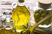 لهذه الأسباب ستغسلون فمكم بالزيت بدل الماء!