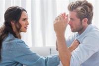 تجنّب هذه العبارات عندما تغازلها