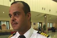 قبل هبوط الطائرة.. توفي الطيار!