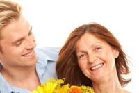 بين أُمك وحماتك... لا تنسَ زوجتك