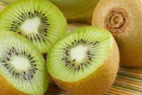  ستفكر مرات عدّة قبل رمي قشر الكيوي بعد قرائتك لهذا الخبر