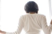 بالفيديو: ضبطت ابنها في وضع غريب