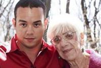  حبّ من أول نظرة ... عمرها 71 عاماً وحبيبها 21 عاماً !