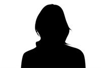 صاحب الفندق يهدد الجميلة