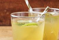  الشراب السحريّ للقضاء على السيلوليت ومحاربة التجاعيد!