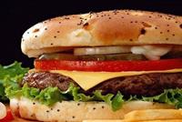 إلى عشاق البرغر... شرطٌ واحدٌ لتحصلوا عليها مجاناً!