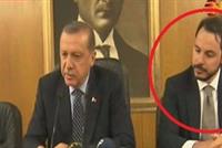  من هو الرجل الذي ظهر إلى جانب اردوغان في كلّ الصور؟