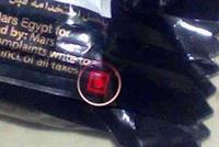 قبل شراء الشوكولا: إبحث عن العلامة الحمراء.. واحذرها!