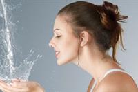  6 أخطاء شائعة يجب تفاديها عند غسل وجهك