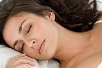 النساء بحاجة للنوم 20 دقيقة أكثر من الرجال.. والسبب؟