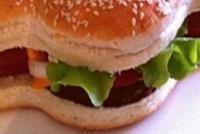 ابتكار ساندويتش جديد باسم الهامدوج