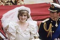 موقفٌ غريب في زفاف ليدي ديانا.. لم ينتبه له أحد!