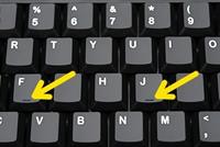 ما سبب وجود نتوءات في مفتاحَي F و J