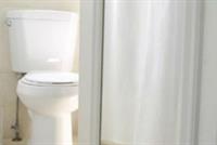 ذهب إلى المرحاض... فصُدم بما رآه