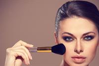 ما علاقة الماكياج بكسب راتب أكبر؟