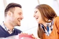 للمخطوبين.. 6 أساليب لتنمية الحب!