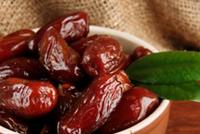 ضعي التمر على وجهك ولن تصدّقي ما سيحدث