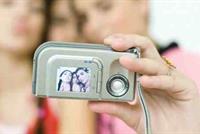 تحذيرات أمنية من تطبيق سيلفي شهير