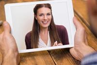 الحبّ عبر الإنترنت.. هل يجلب فارس الأحلام؟