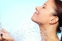  عادة سيئة تقومين بها أثناء الإستحمام.. توقّفي عنها فوراً