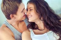 طرقٌ بسيطة تعيد العاطفية بينكِ وبين الشريك!