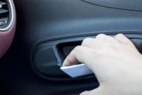 عادة تفعلها يوميا في السيارة.. امتنع عنها فورا