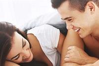 4 أمور مشتركة يقوم بها كل زوجين في الفراش! 