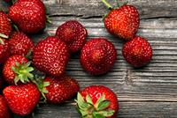 تناول الفراولة يخفف من ضغط الدم