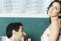 4 أسبابٍ تجعل زوجكِ لا يعتذر منكِ!