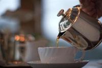 لا تترك كيس الشاي مدة طويلة في الكوب