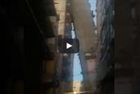  فيديو يحبس الأنفاس.. بناية 12 طابقاً تميل على أخرى!