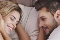 ممارسة العلاقة الزوجية الحميمة صباحاً أم مساء؟؟ إليكم الجواب العلمي