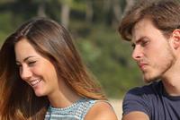  أيها الرجال... 3 أمور تقوم بها النساء كي تشعرون بالغيرة!