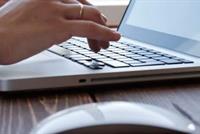 4 أمور لا تبحث عنها على الإنترنت داخل العمل!