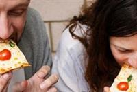  لماذا تناول الطعام بسرعة يضر بالصحة؟