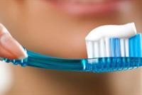 معجون أسنان يصيب رجلاً بالشلل... إحذروه!!