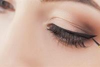 4 أخطاء عليكِ تجنبها عند وضع الأيلاينر