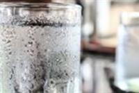 هذا ما يفعله كوب من الماء البارد في جسمك! 