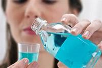 الاستخدام المفرط لغسول الفم يزيد من البكتيريا