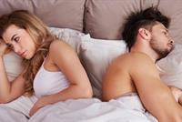 تشعرين بأن زوجك غير مهتم بك؟ إليك الأسباب