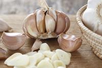  خمسة أسباب ستجعلكم تتناولون الثوم يوميًا... على الريق!