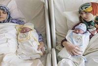 للمرّة الأولى... أم وابنتها تنجبان في نفس اللحظة