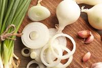 الثوم والبصل يقيان من أمراض القلب والسرطان