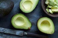 فوائد الأفوكادو لصحة القلب والعين والأسنان