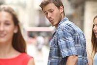 يحدّق في نساء أخريات؟ هذا ما عليكِ فعله