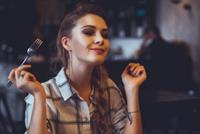 5 أمور لا تقم بها مباشرة بعد الأكل 