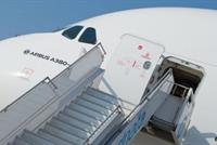 لماذا نصعد الى الطائرات من جانبها الأيسر فقط؟