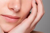 10 عادات تسبب حب الشباب.. تعرّفي إليها! 