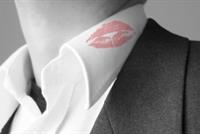 هل من المحتمل أن يخونكِ زوجكِ؟ الإجابة قد تكمن في حجم عائلته!